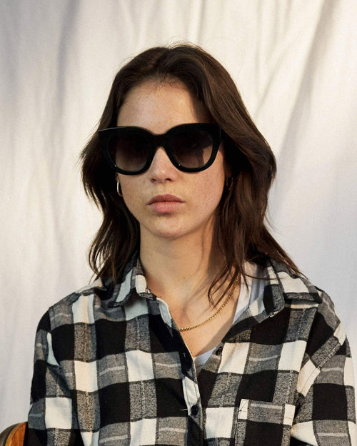 Cleo Black - grey gradient lens