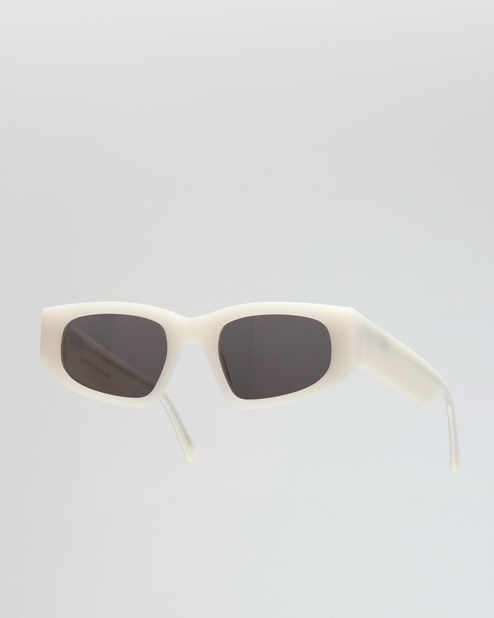 Eclipse Pearl - grey solid lens
