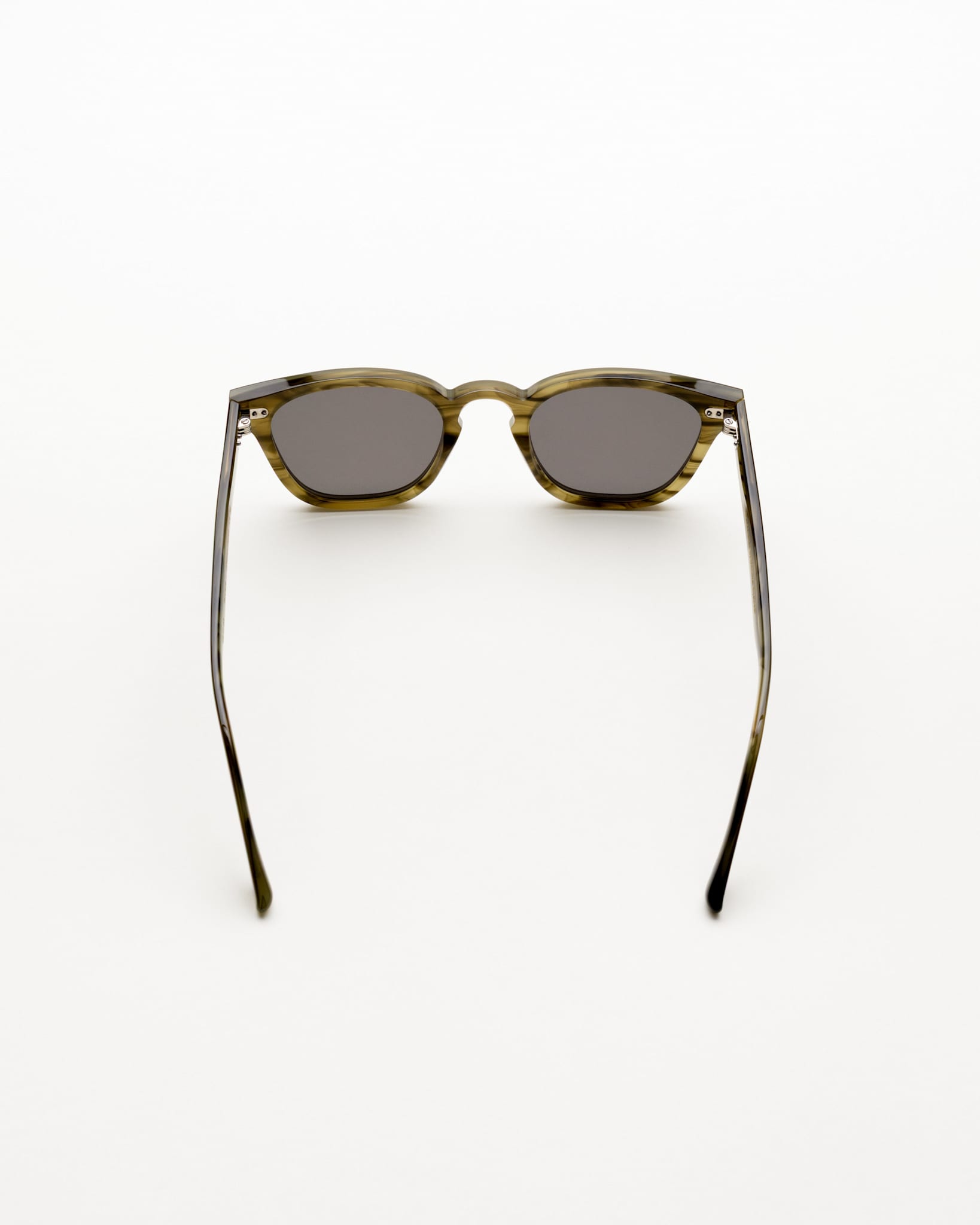 River Olive Demi - grey solid lens