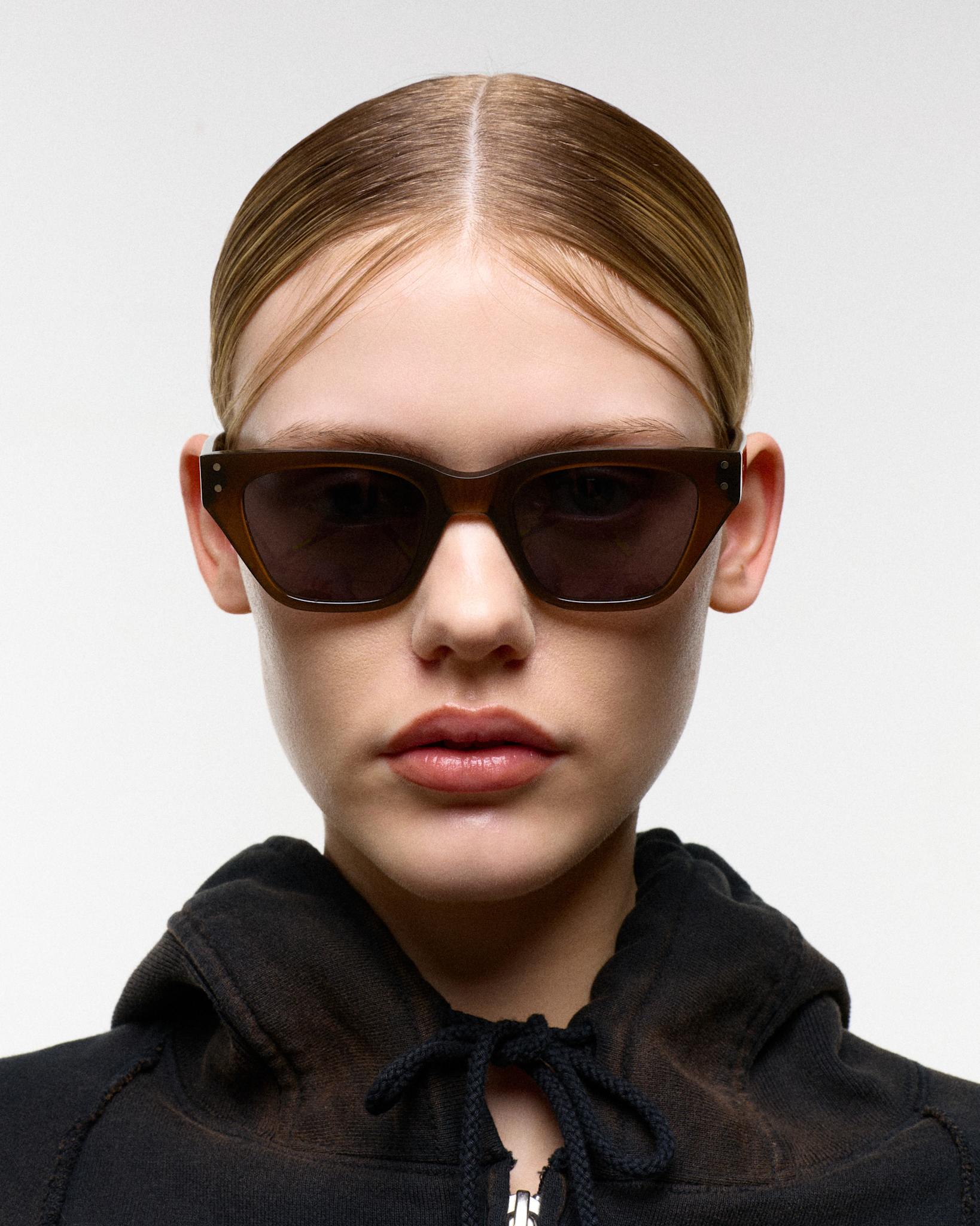 Memphis Chocolate - grey solid lens