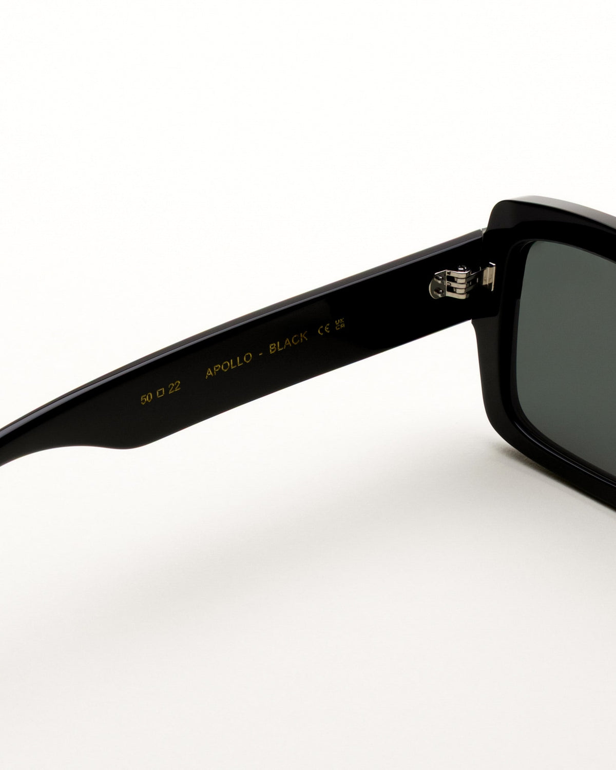 Apollo Black - green solid lens