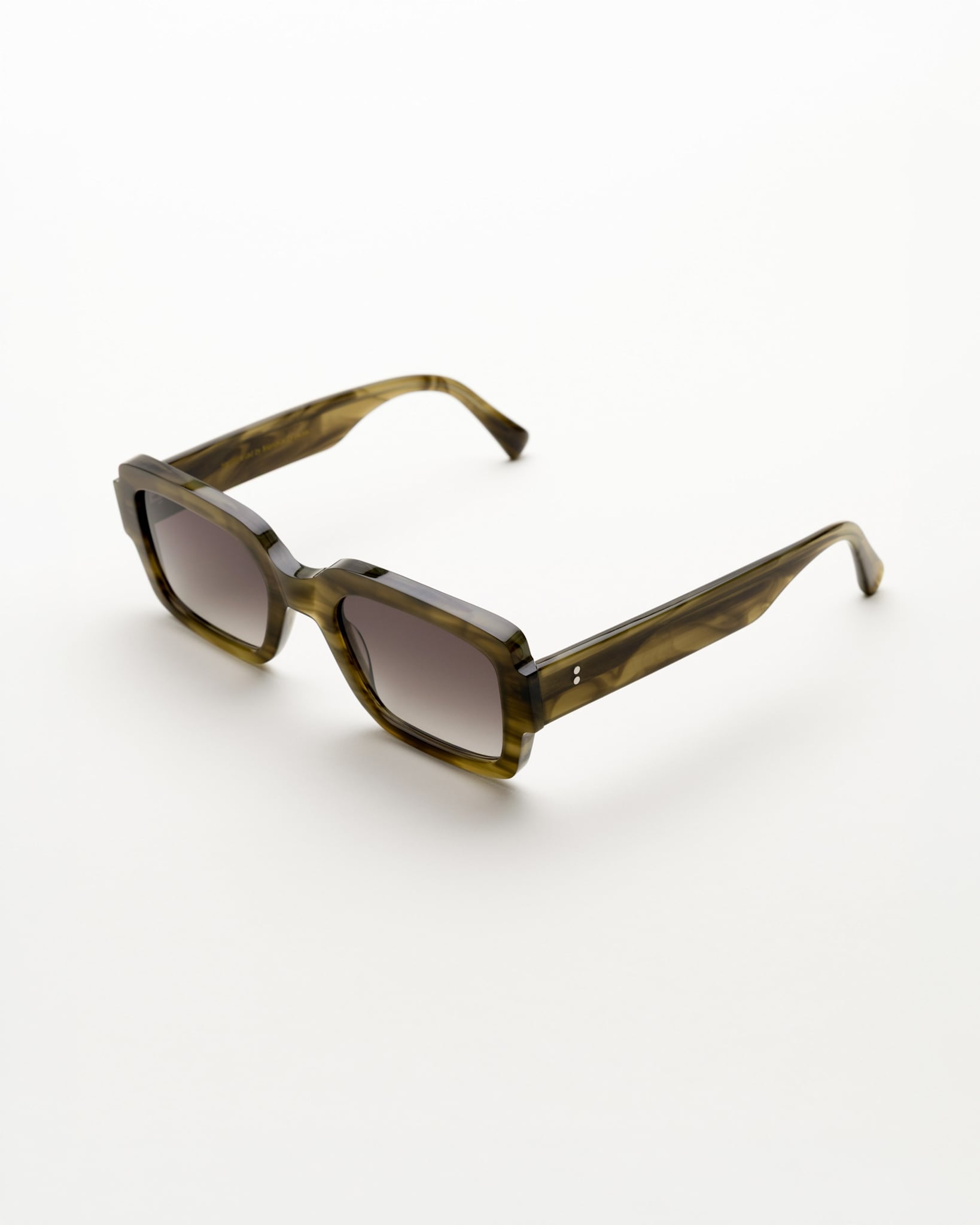 Apollo Olive Demi - grey gradient lens