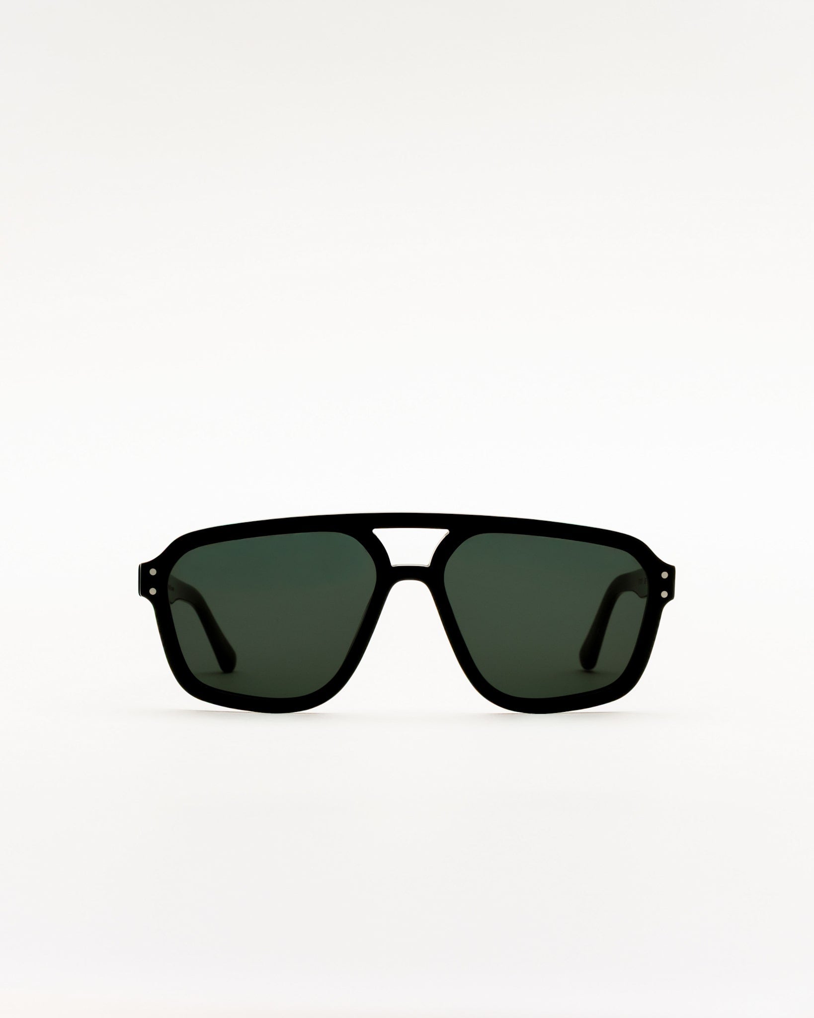 Jet Black - green solid lens