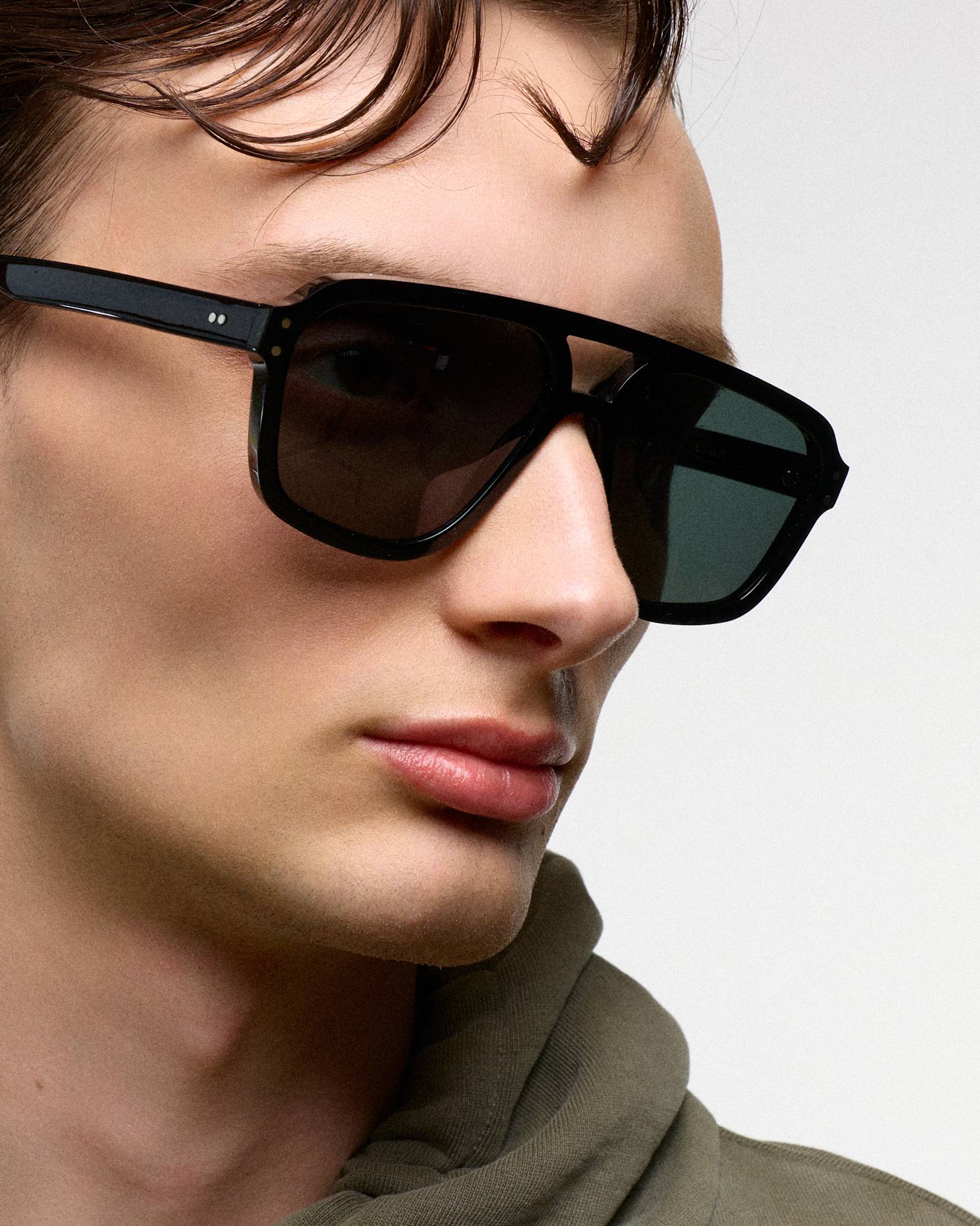 Jet Black - green solid lens