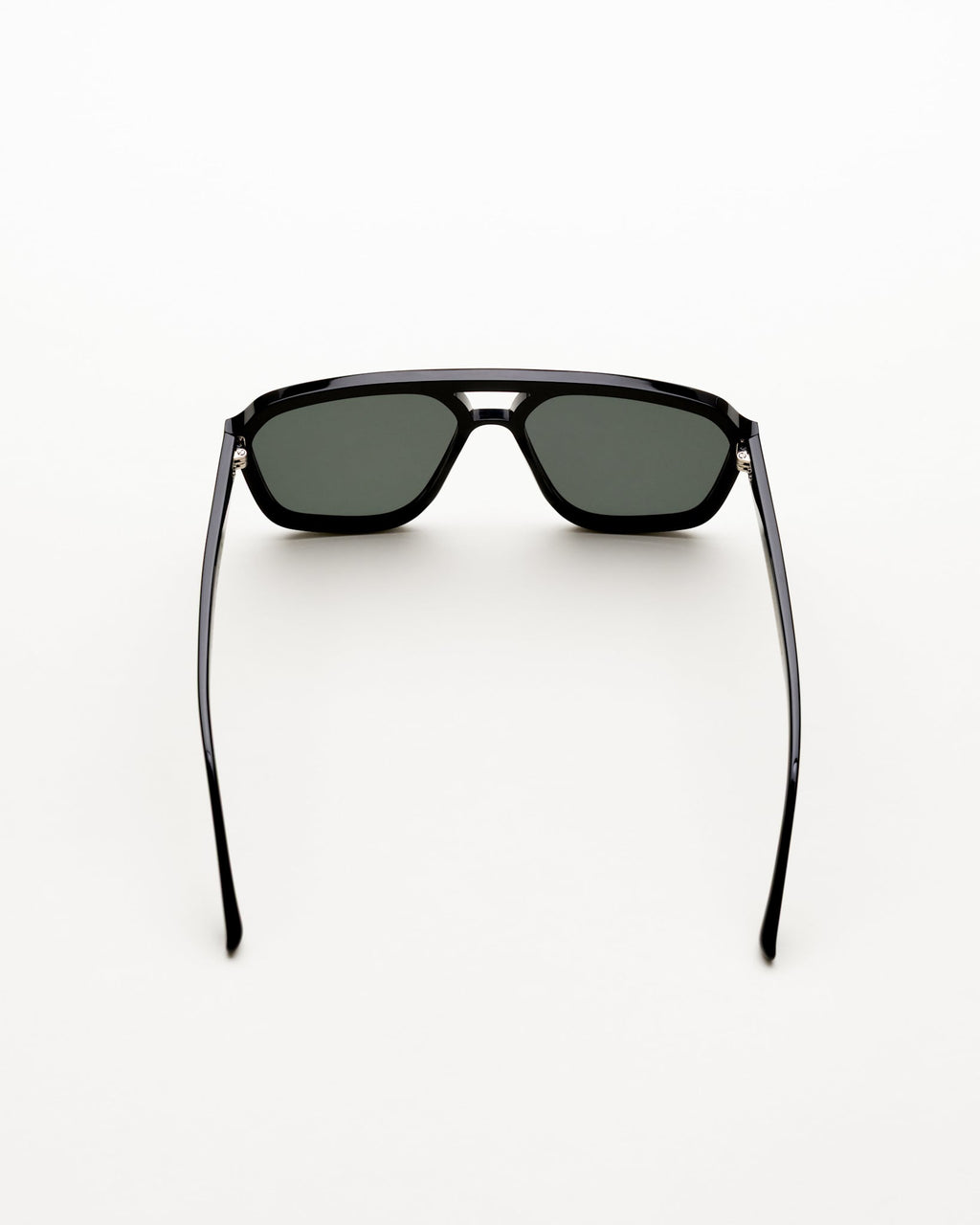 Jet Black - green solid lens