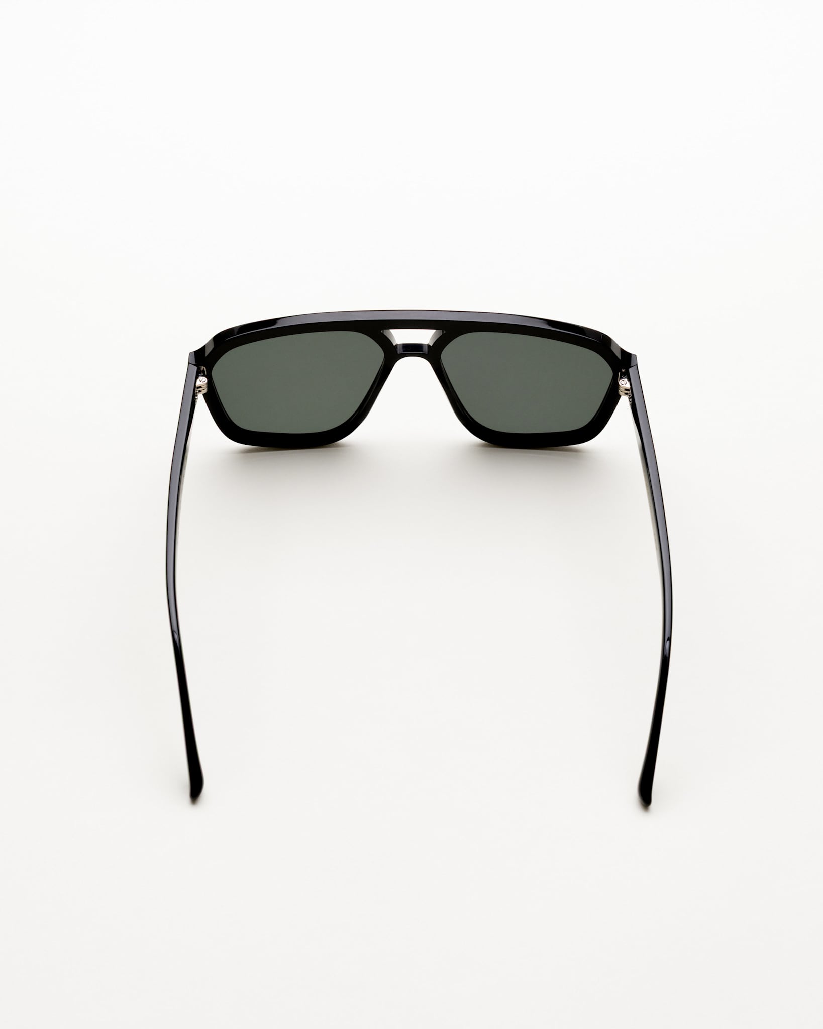 Jet Black - green solid lens
