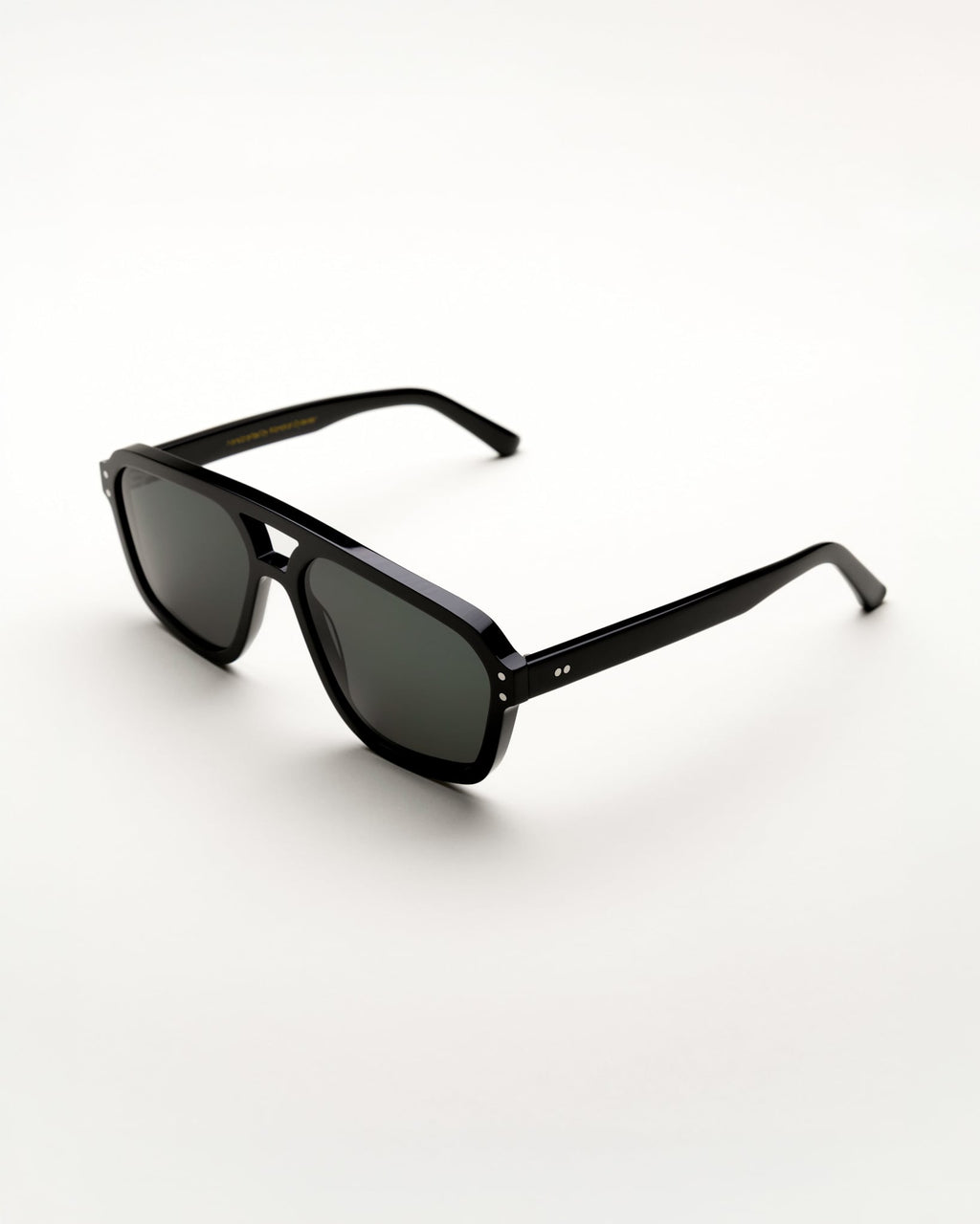Jet Black - green solid lens