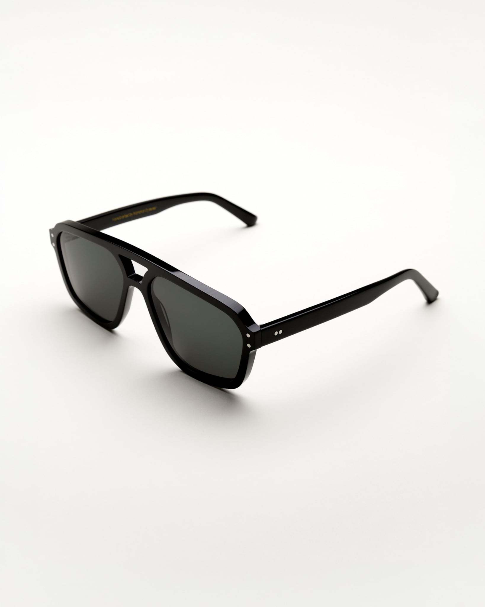 Jet Black - green solid lens