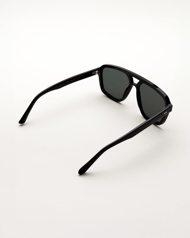 Jet Black - green solid lens