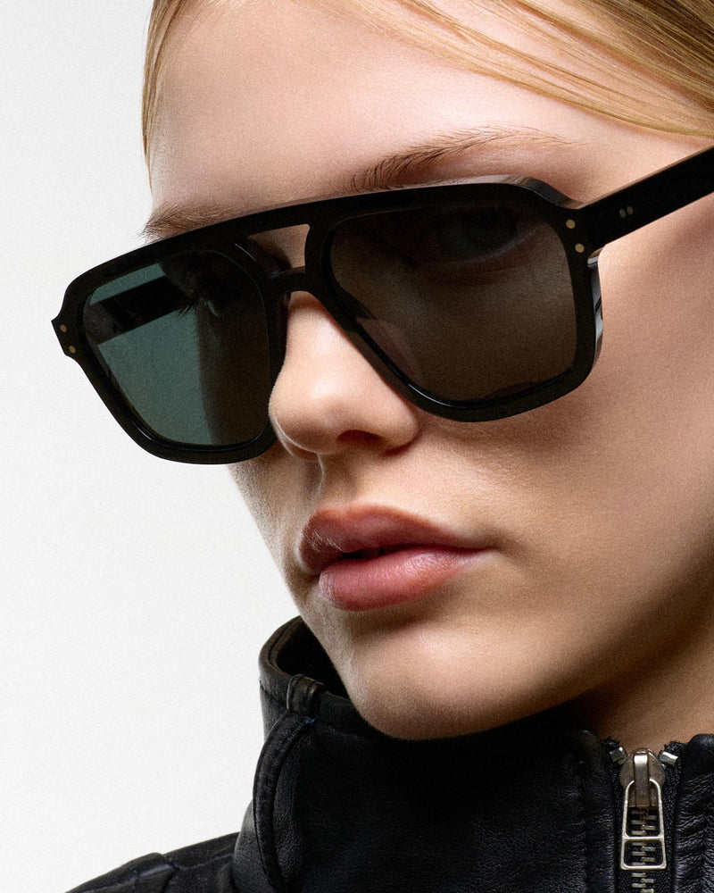 Jet Black - green solid lens