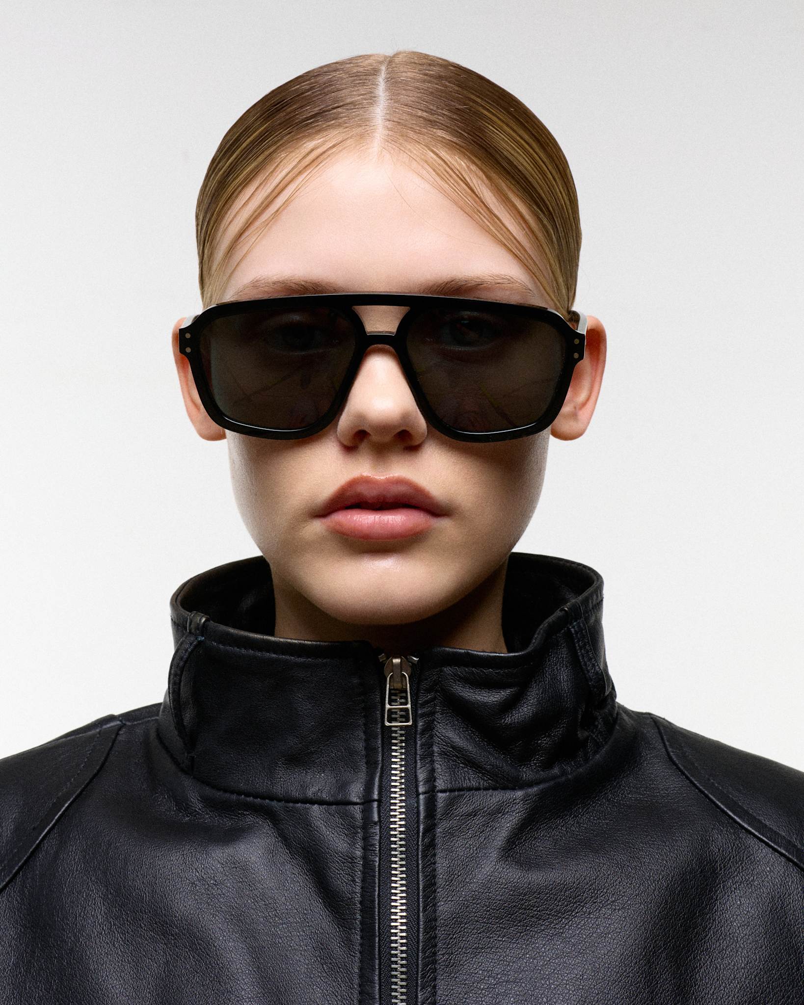 Jet Black - green solid lens