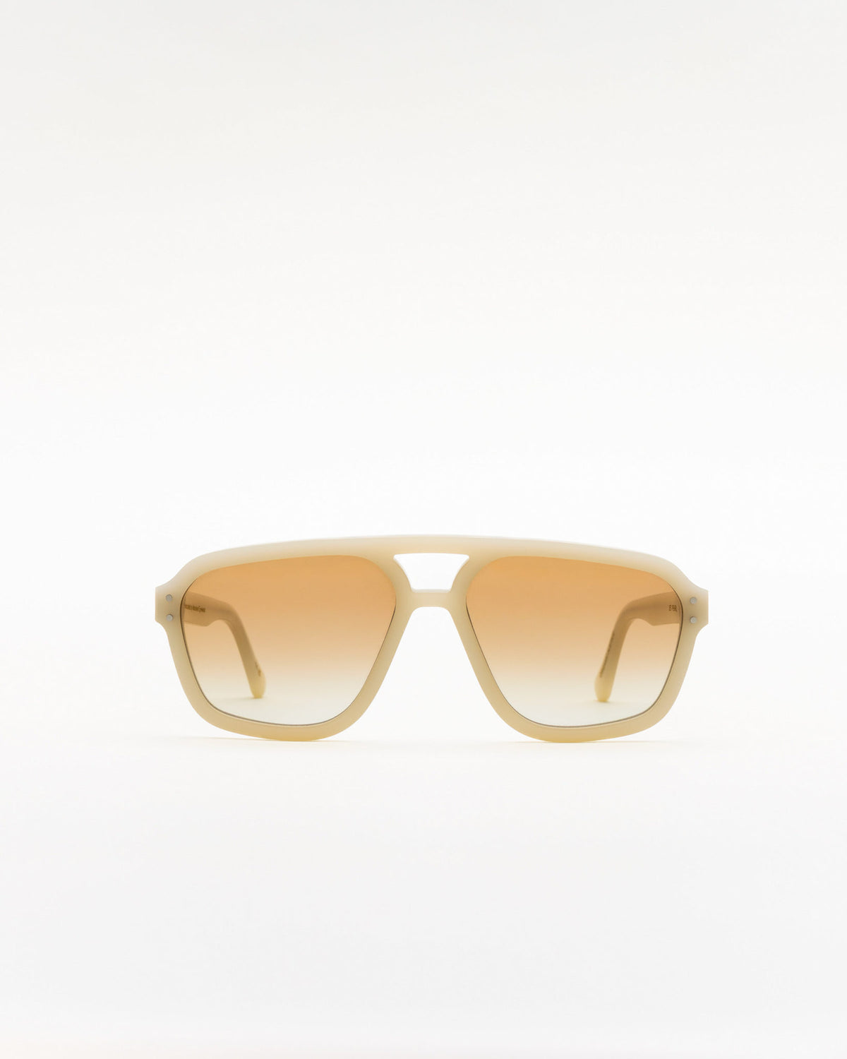 Jet Pearl - brown gradient lens