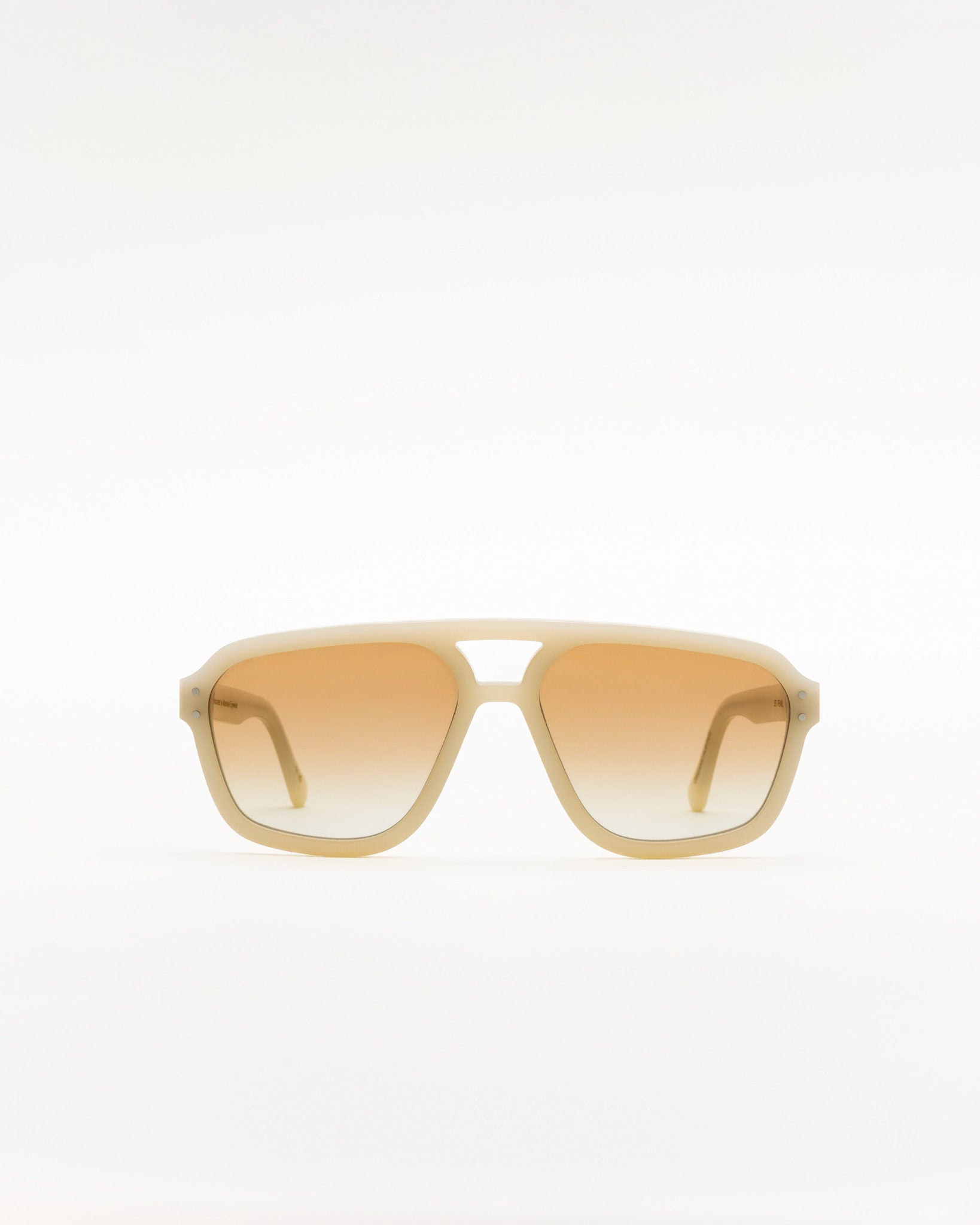 Jet Pearl - brown gradient lens