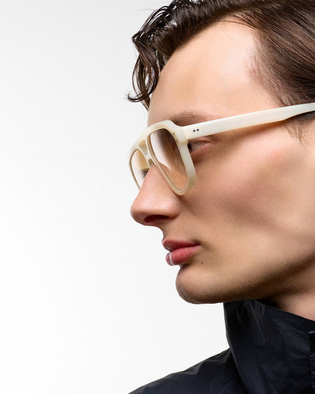 Jet Pearl - brown gradient lens