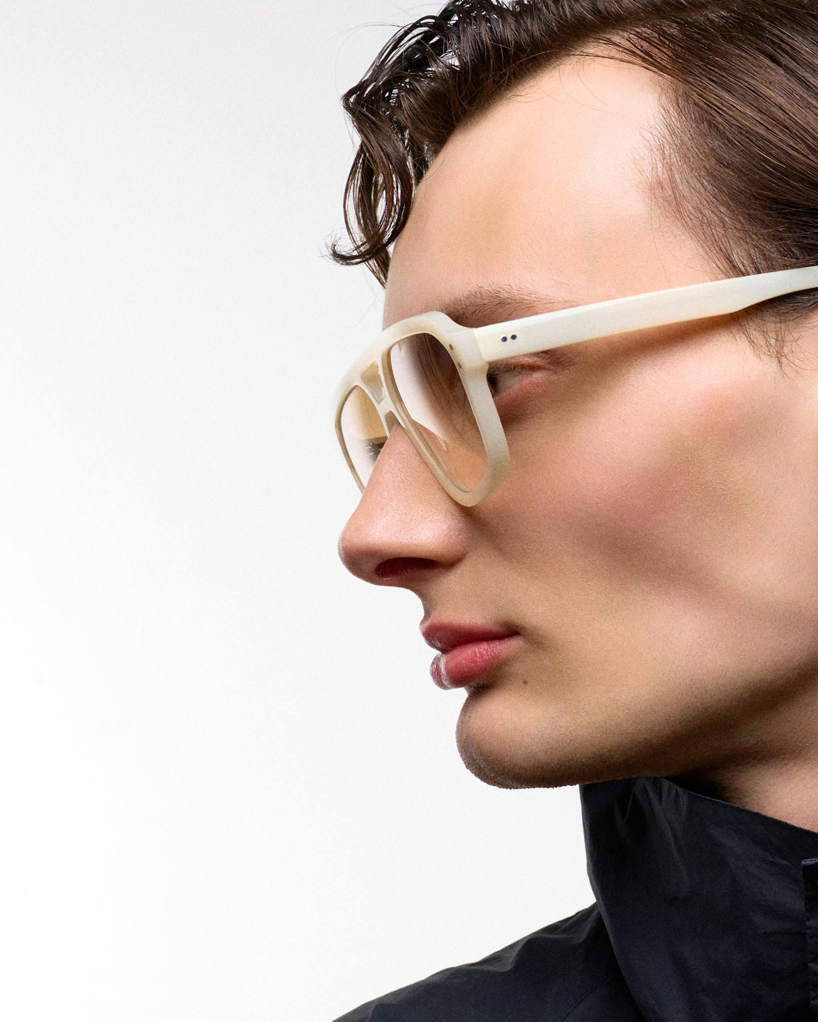 Jet Pearl - brown gradient lens