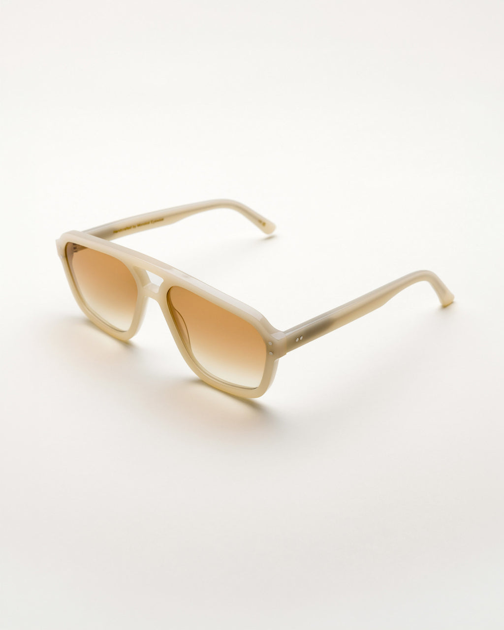 Jet Pearl - brown gradient lens