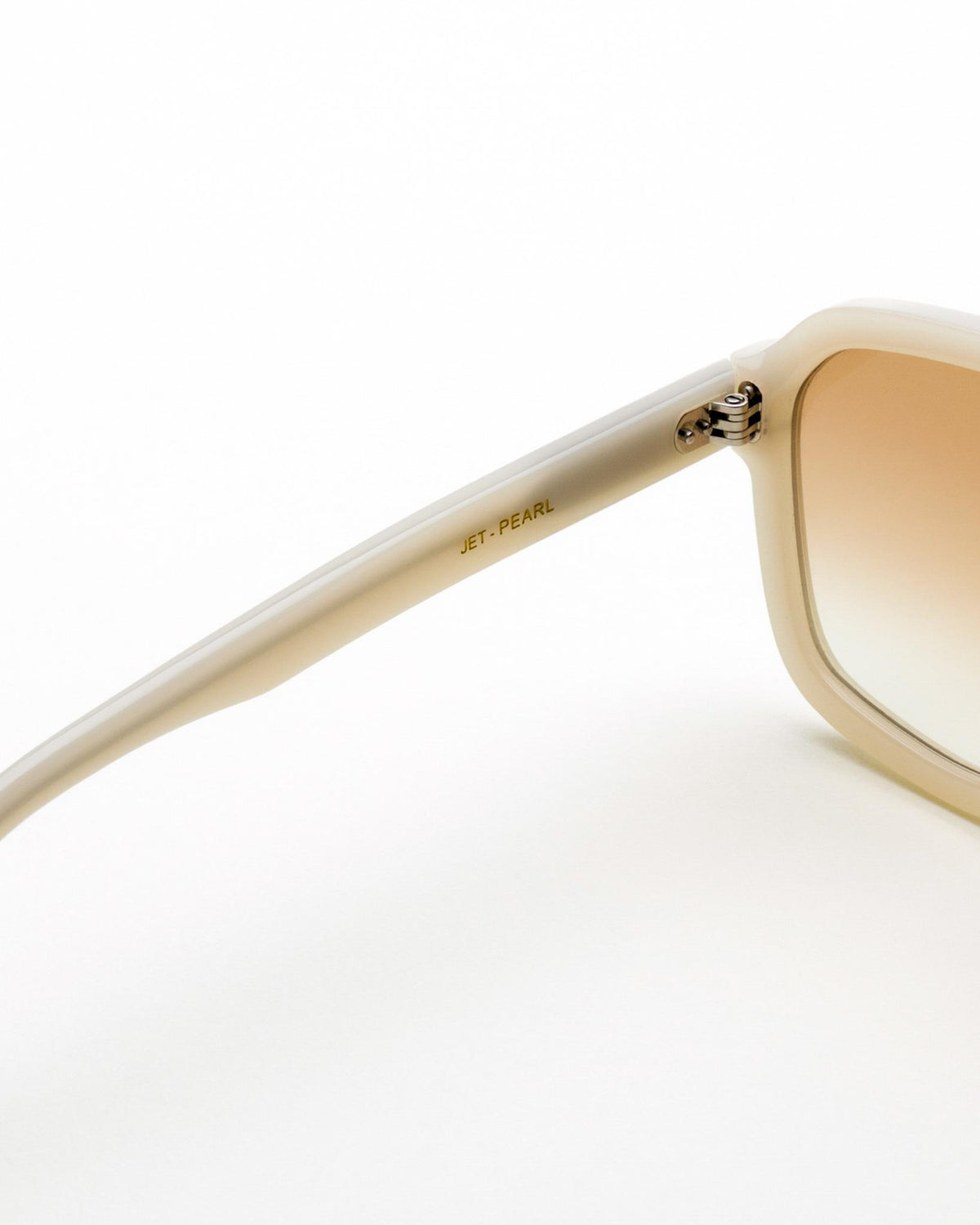 Jet Pearl - brown gradient lens