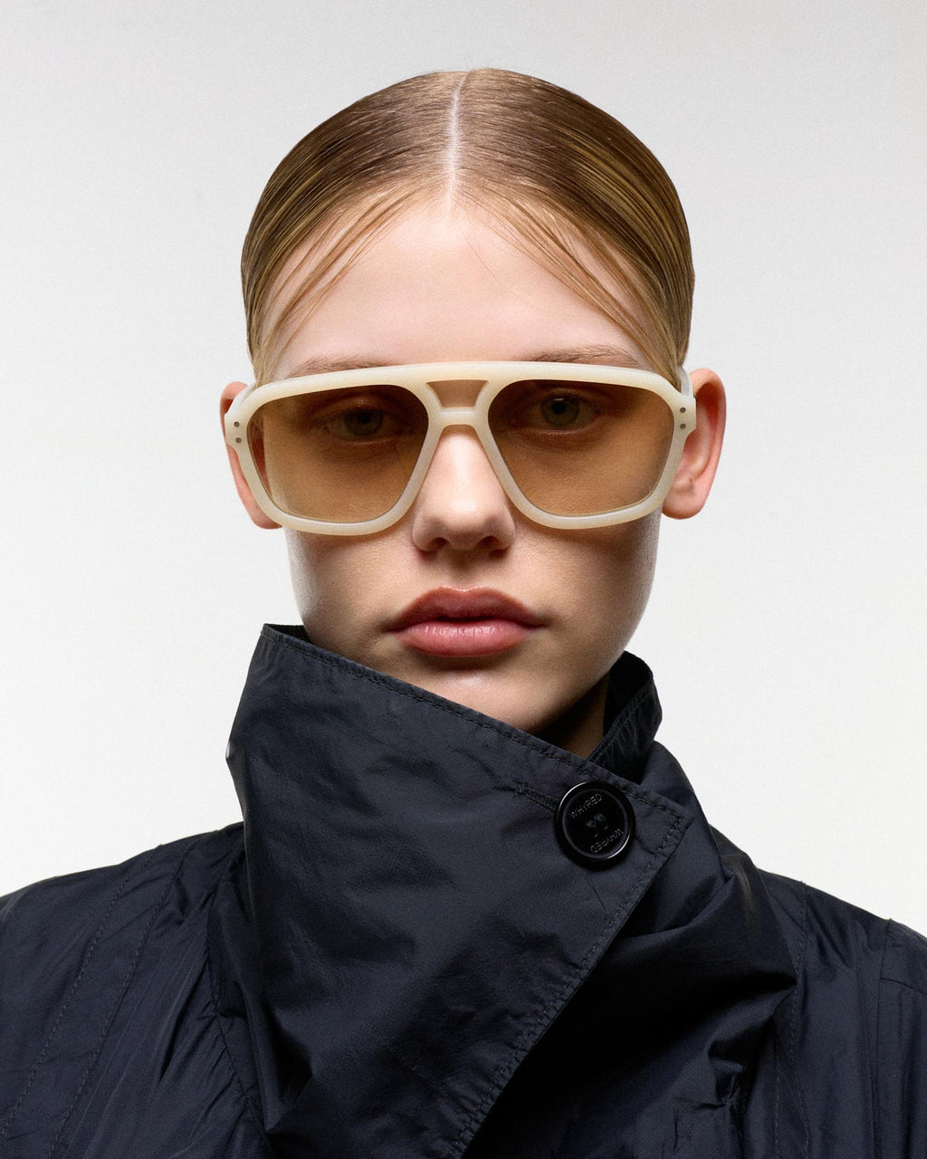 Jet Pearl - brown gradient lens