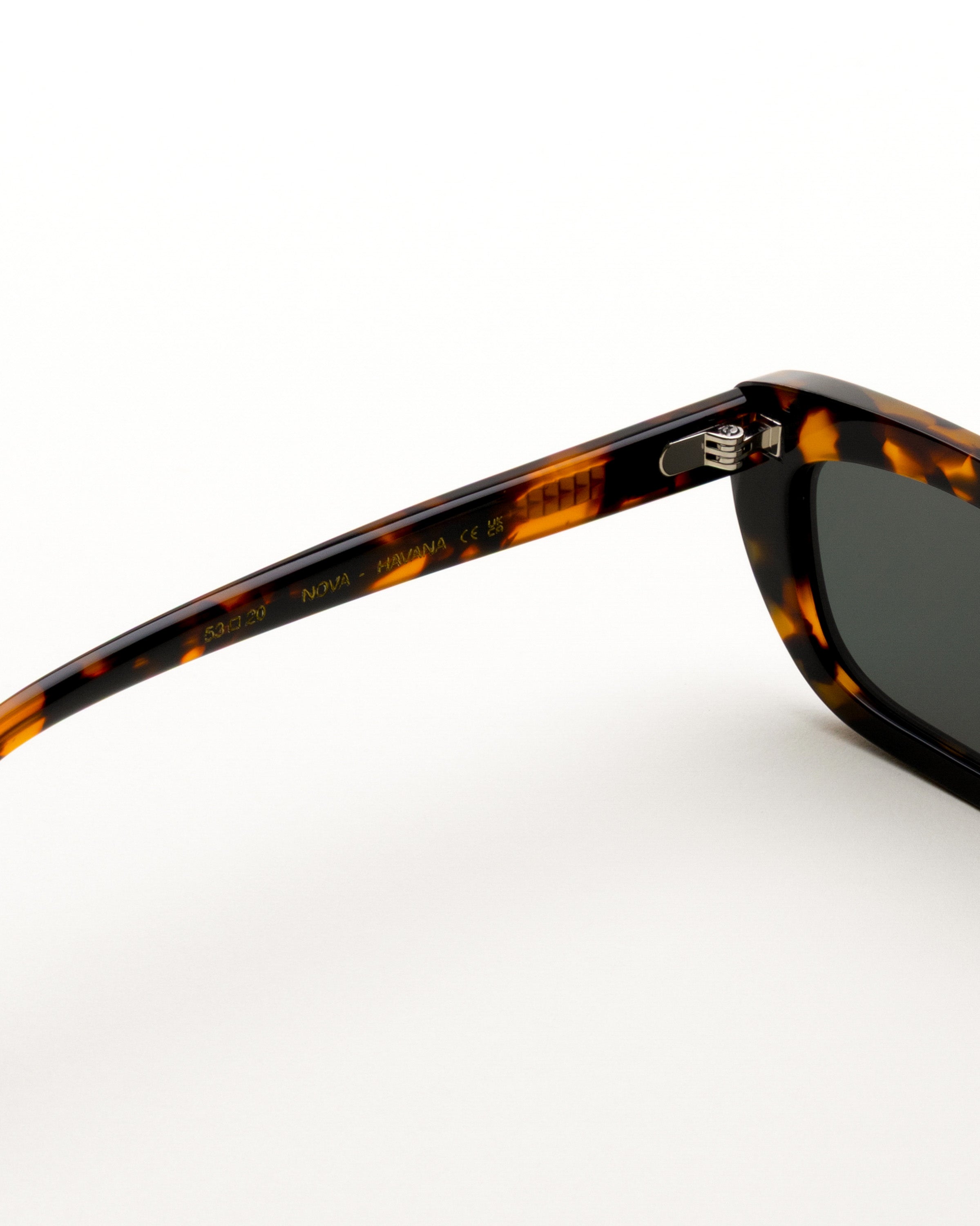 Ellis Havana - grey solid lens – Monokel Eyewear