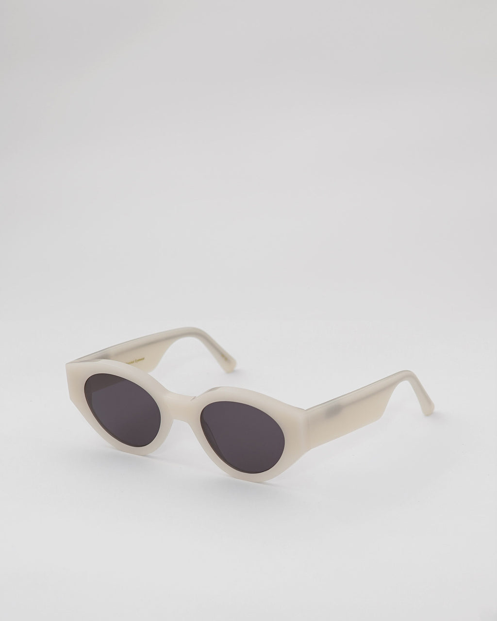 Polly Pearl - grey solid lens