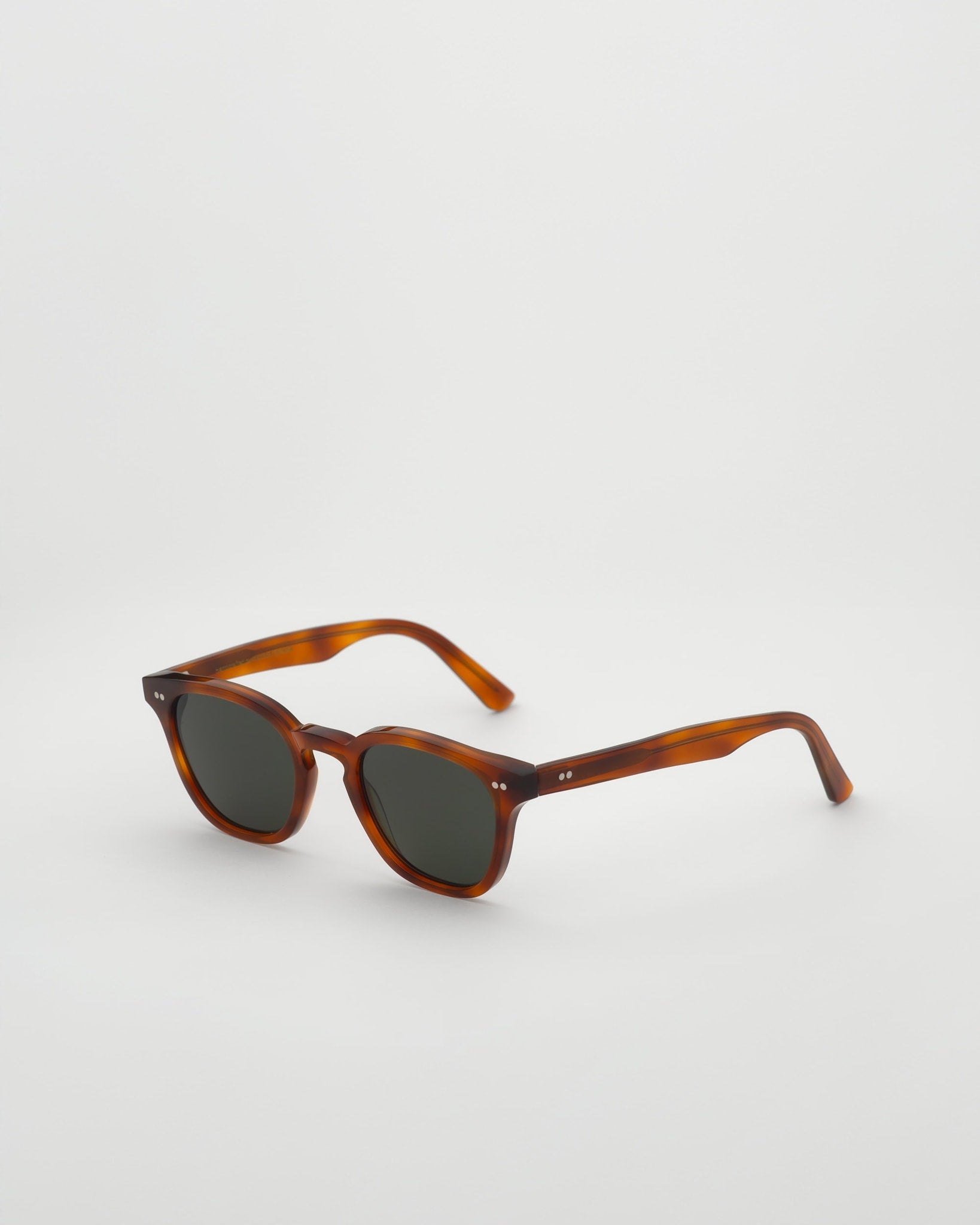 River Amber - green solid lens