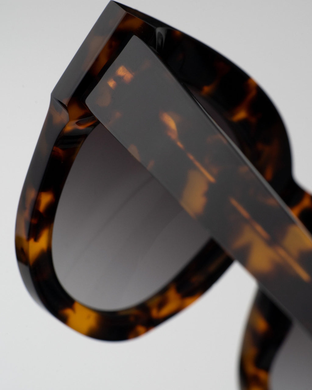 Cleo Havana - grey gradient lens