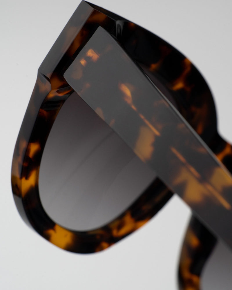 Cleo Havana - grey gradient lens