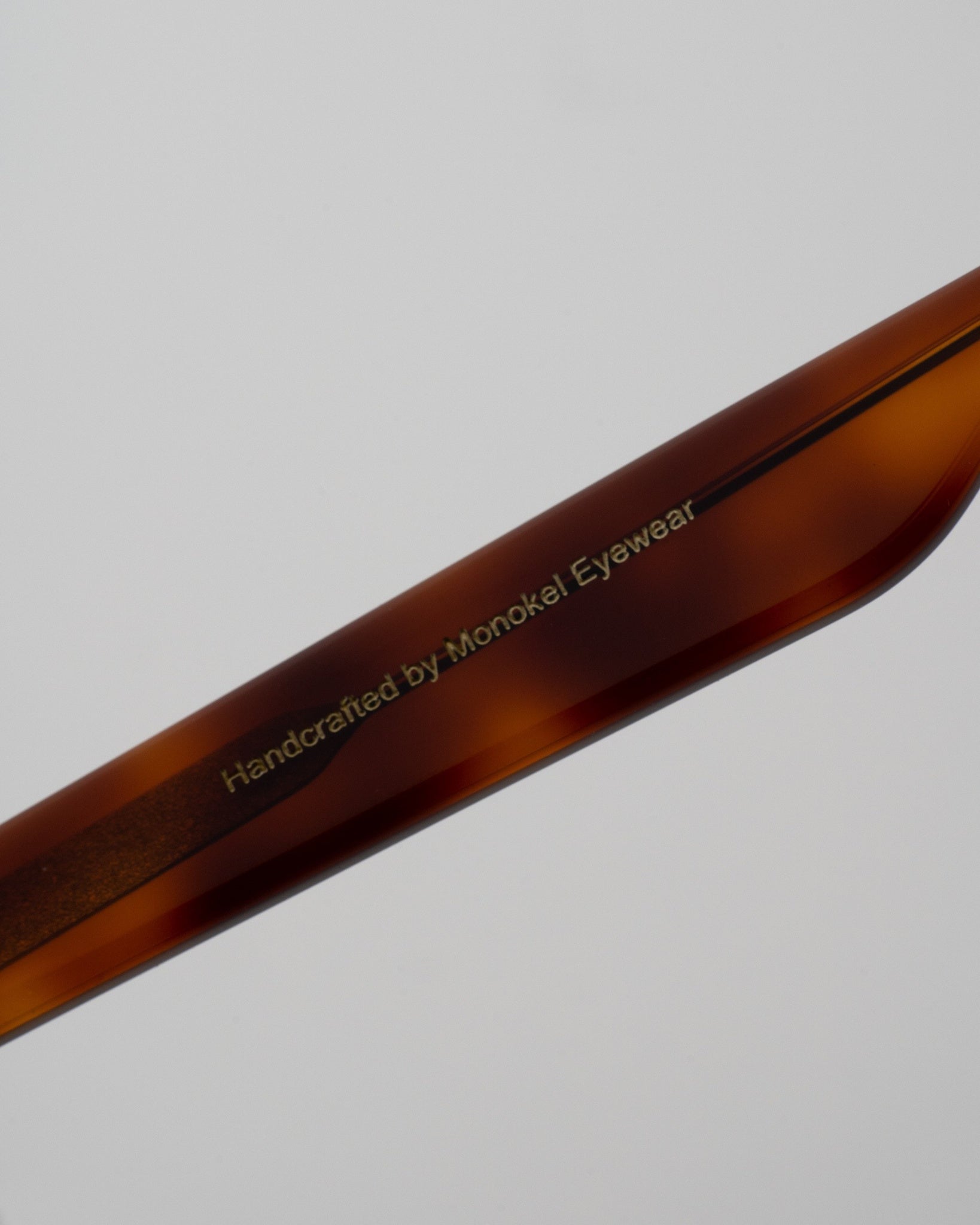 Ellis Amber - green solid lens